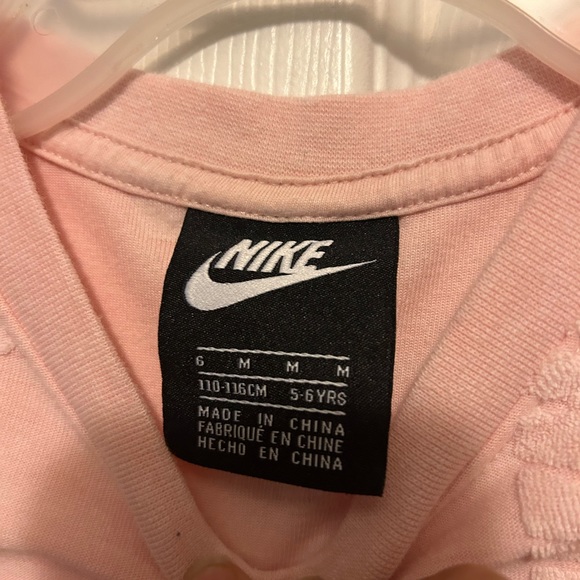 Adorable🥰Girl👧🏻 Nike☑️Light Pink Monochrome Logo Dress👗Sz 6 - Picture 2 of 5